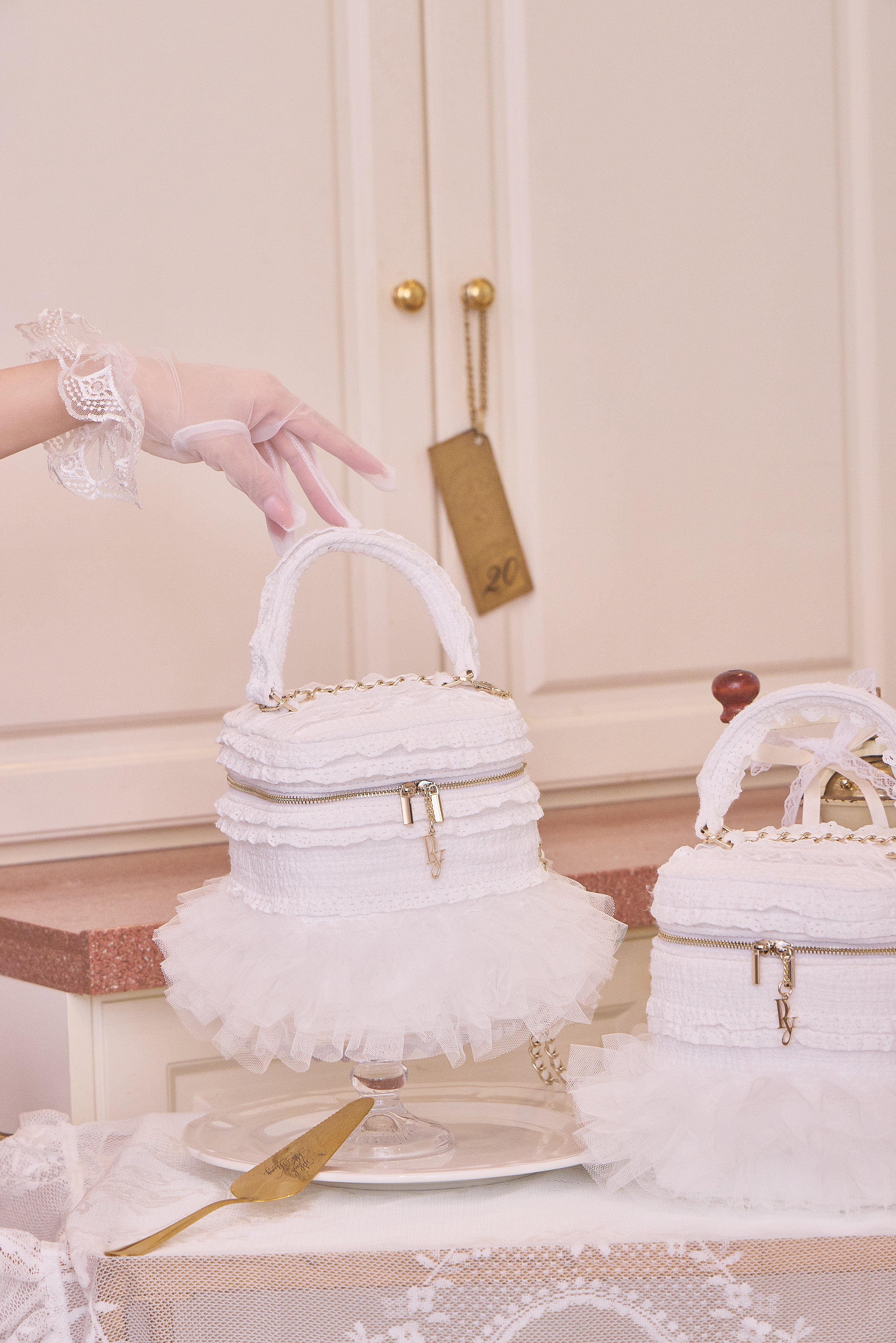 【1/1 20:00 OPEN】MINETTE HOLIDAY CAKE VANITY BAG