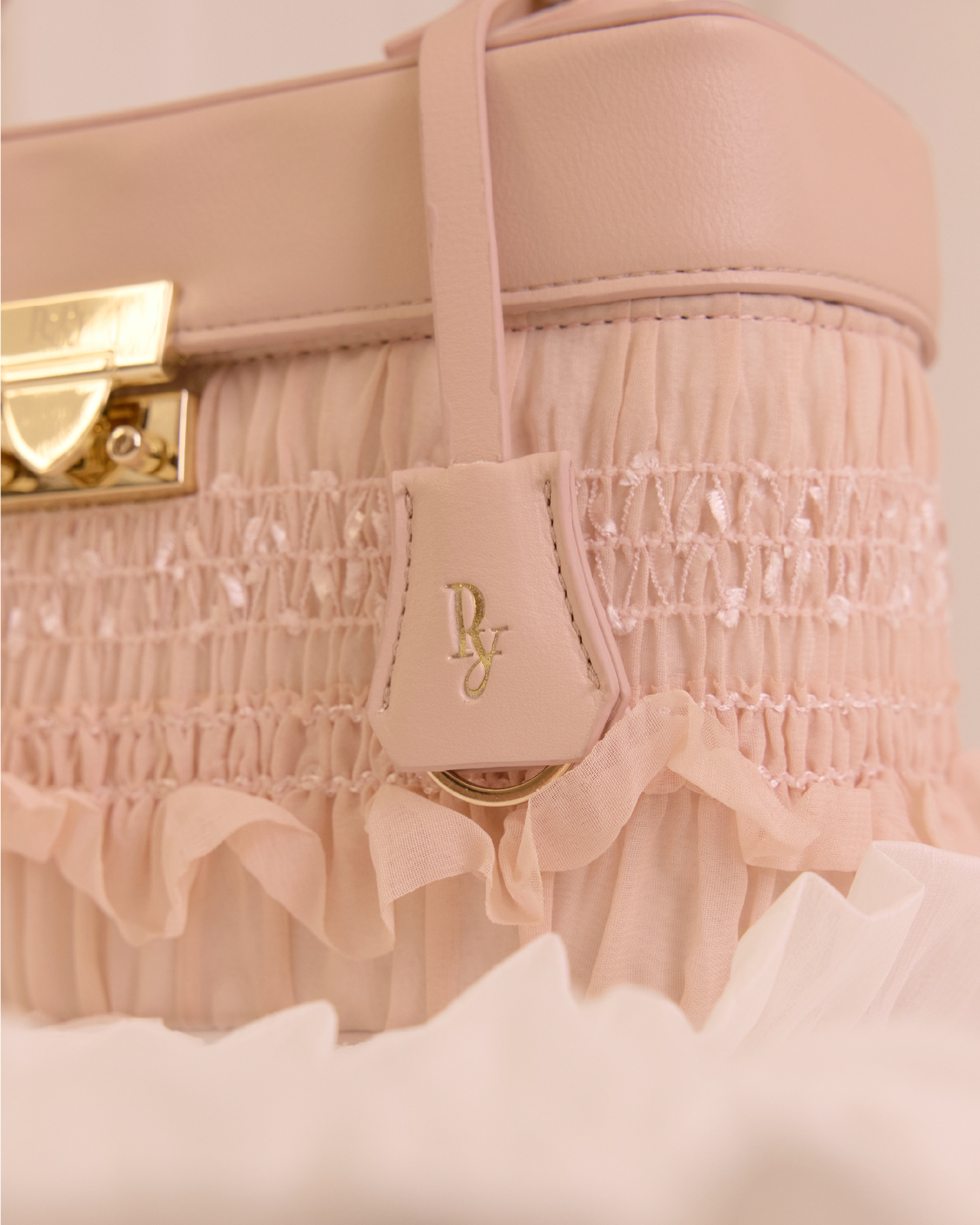 THE WHIPPED CHIFFON VANITY