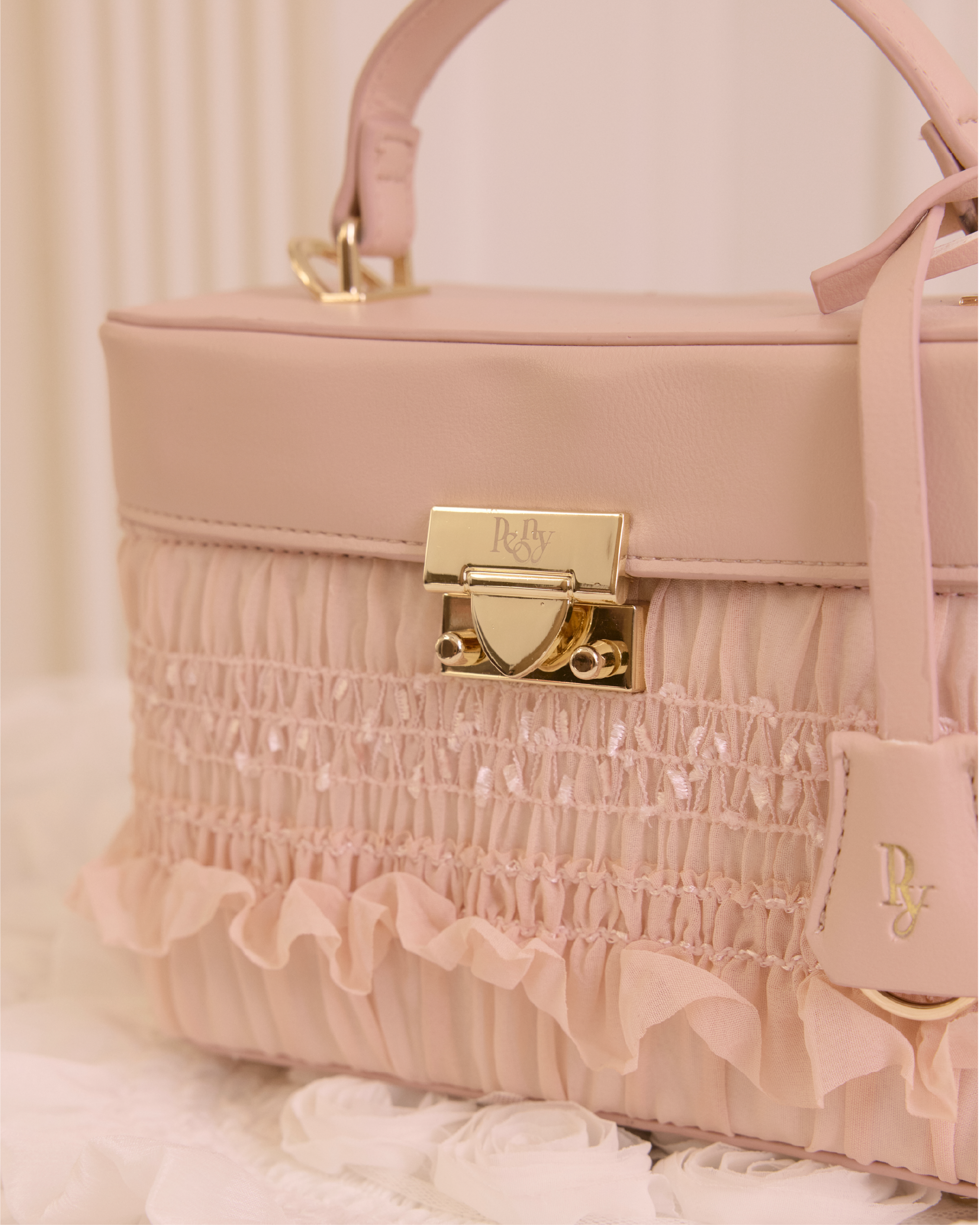 THE WHIPPED CHIFFON VANITY