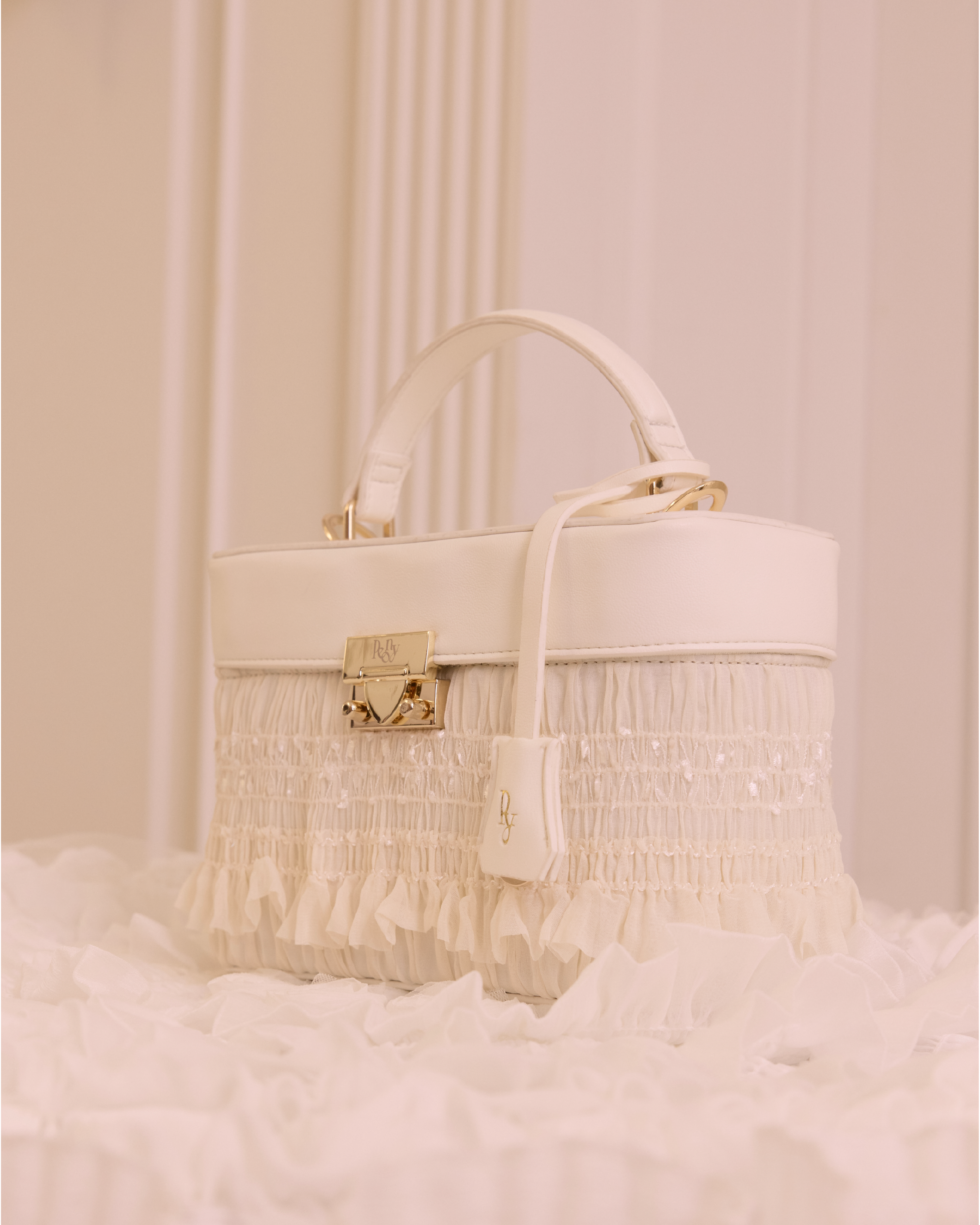 THE WHIPPED CHIFFON VANITY